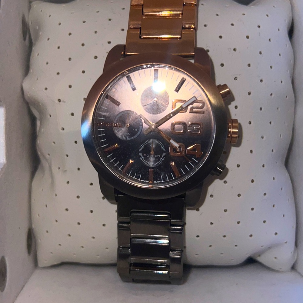 Diesel New watch in box. Just needs new battery. DZ5434.